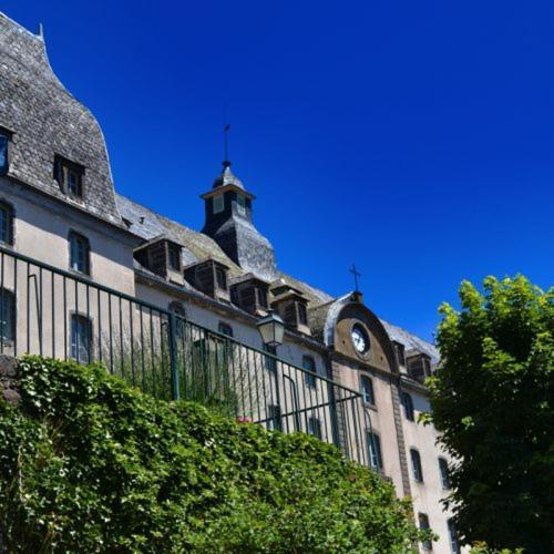 Logis Hotel Ancien Grand Seminaire Saint-Flour (Cantal) Exterior foto