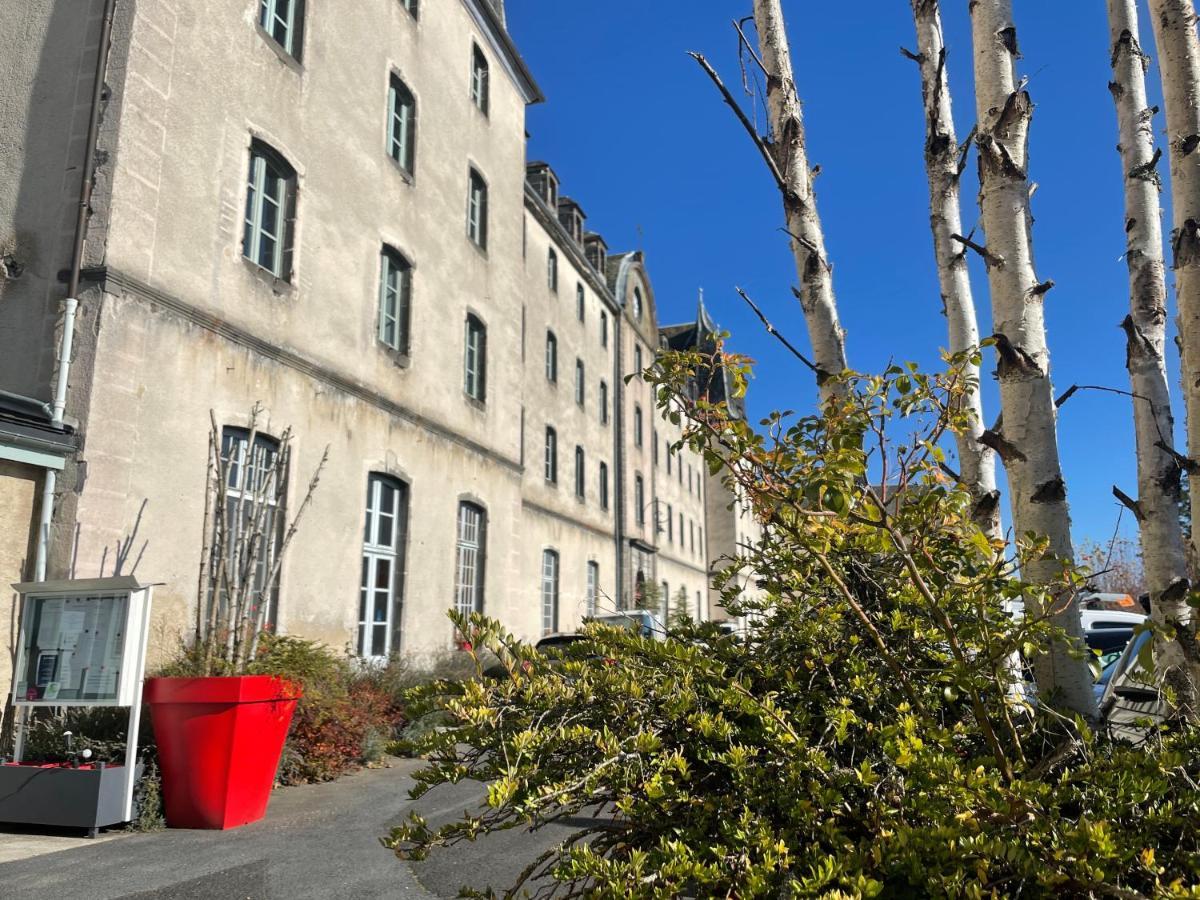 Logis Hotel Ancien Grand Seminaire Saint-Flour (Cantal) Exterior foto