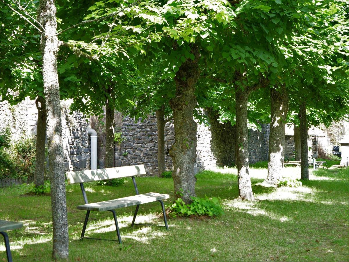 Logis Hotel Ancien Grand Seminaire Saint-Flour (Cantal) Exterior foto