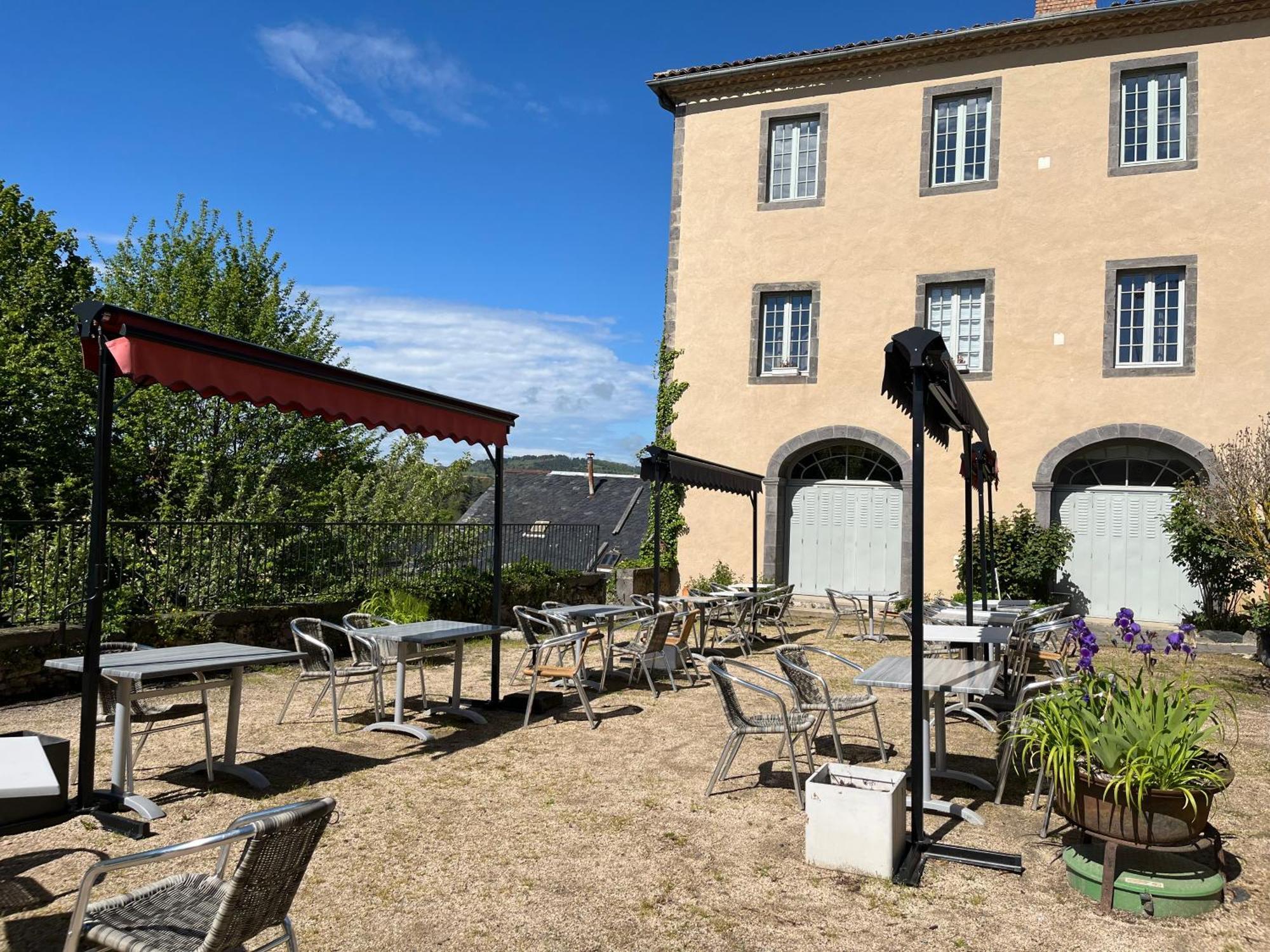 Logis Hotel Ancien Grand Seminaire Saint-Flour (Cantal) Exterior foto