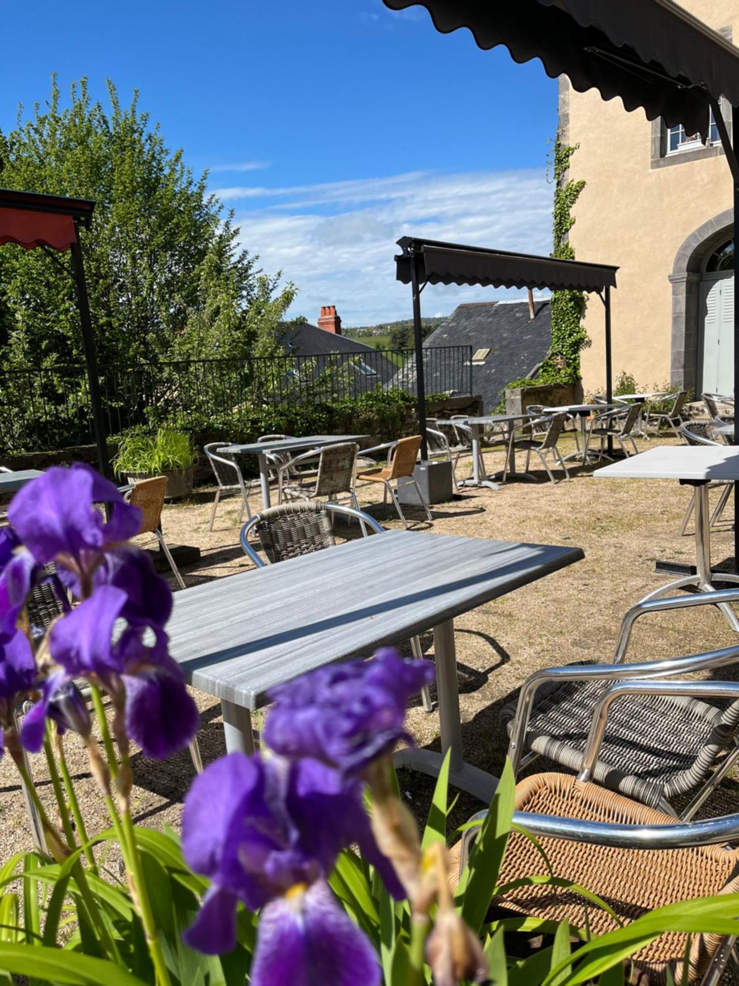 Logis Hotel Ancien Grand Seminaire Saint-Flour (Cantal) Exterior foto